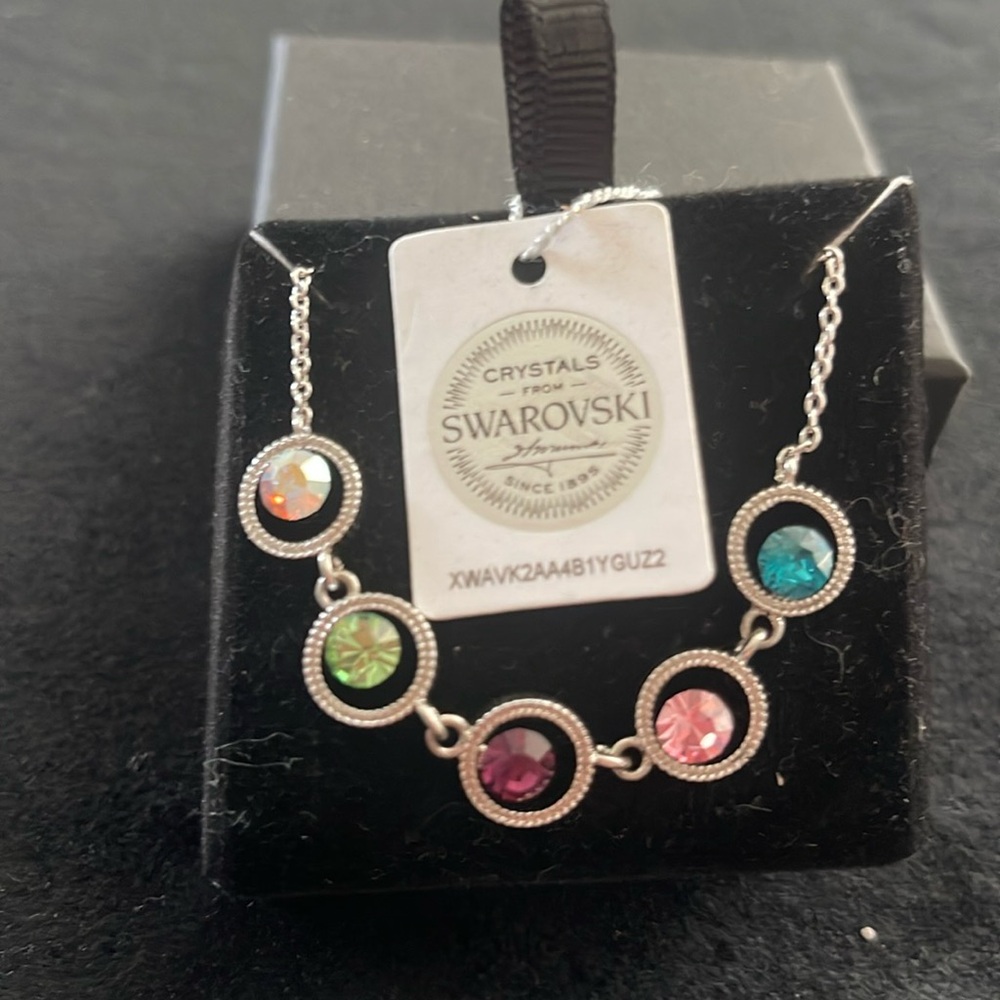 Beautiful SWAROVSKI Neclace